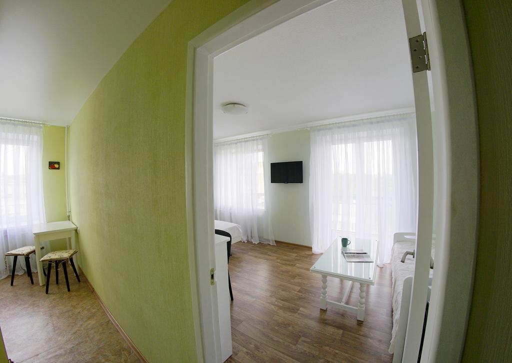 Flatsy At Botanichniy Sad Underground Apartment Kharkov Luaran gambar